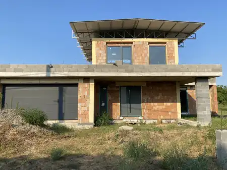 Eladó családi ház, Ráckeve 4 szoba 225 m² 64.9 M Ft