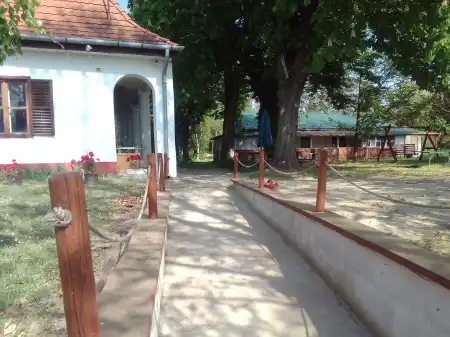 Eladó nyaraló, Ráckeve 8 szoba 310 m² 95 M Ft