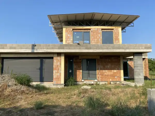 Eladó újszerű családi ház, Ráckeve 4 szoba 225 m² 64.9 M Ft